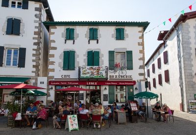 Espelette · Photo : A1AA1A — CC BY-SA 4.0 — Wikimedia Commons