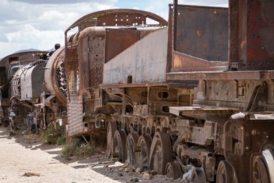 Le cimetière de trains · Photo : PsamatheM — CC BY-SA 4.0 — Wikimedia Commons